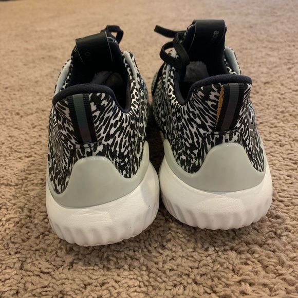 Adidas Alpha Bounce tennis shoes - Picture 3 of 6